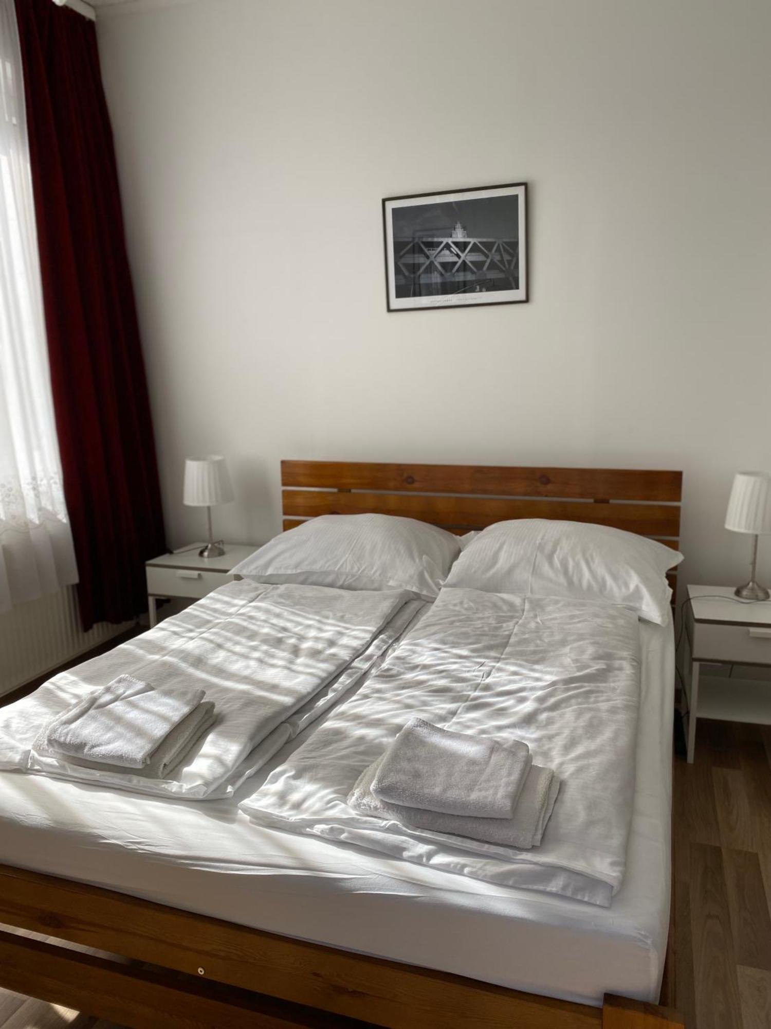 Bed and Breakfast Platanus Panzió Zamárdi Exterior foto